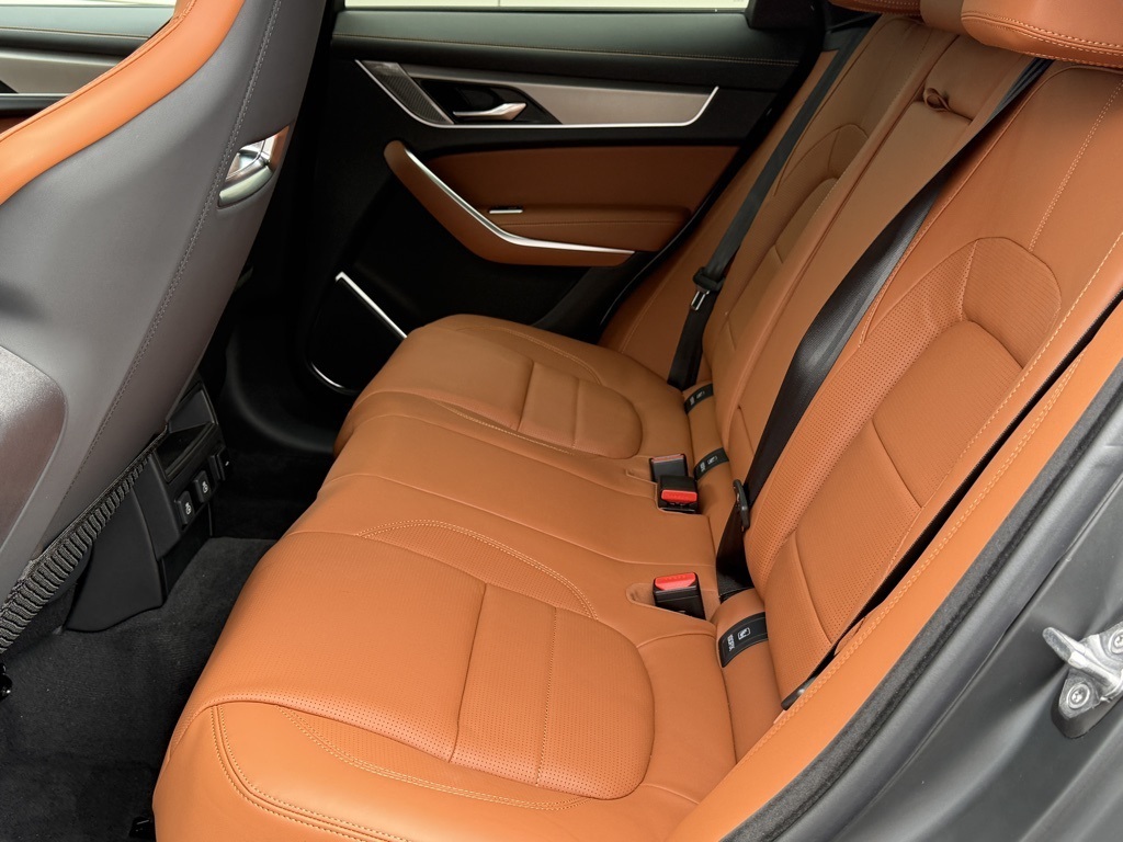 2026 Jaguar F-PACE P400 R-Dynamic S photo 25