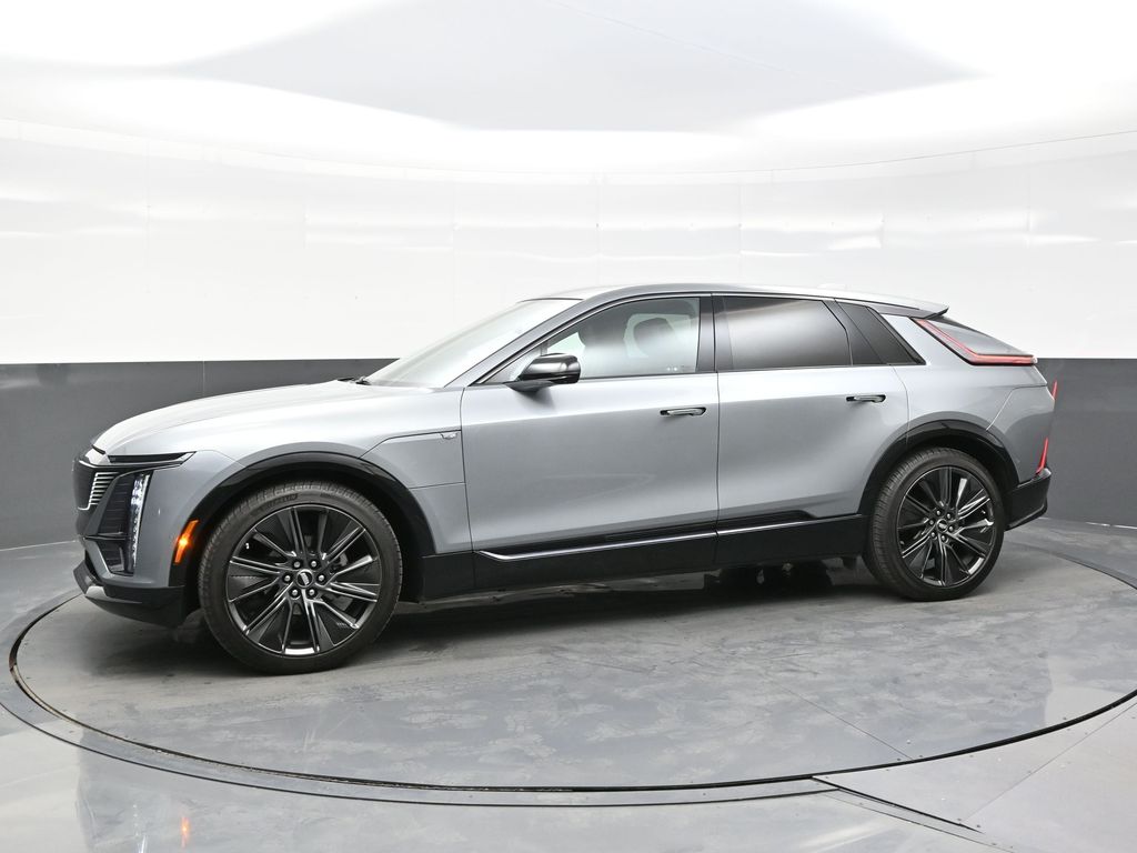 2024 Cadillac Lyriq Sport photo 2
