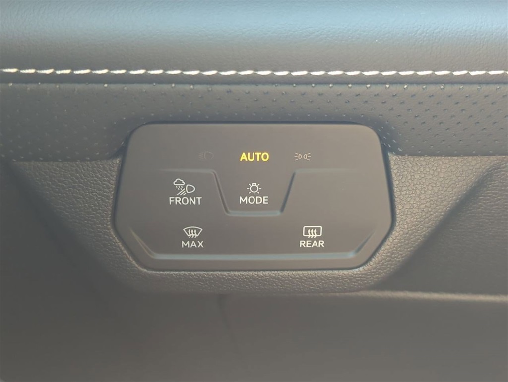 2025 Volkswagen Atlas SEL Premium R-Line photo 16
