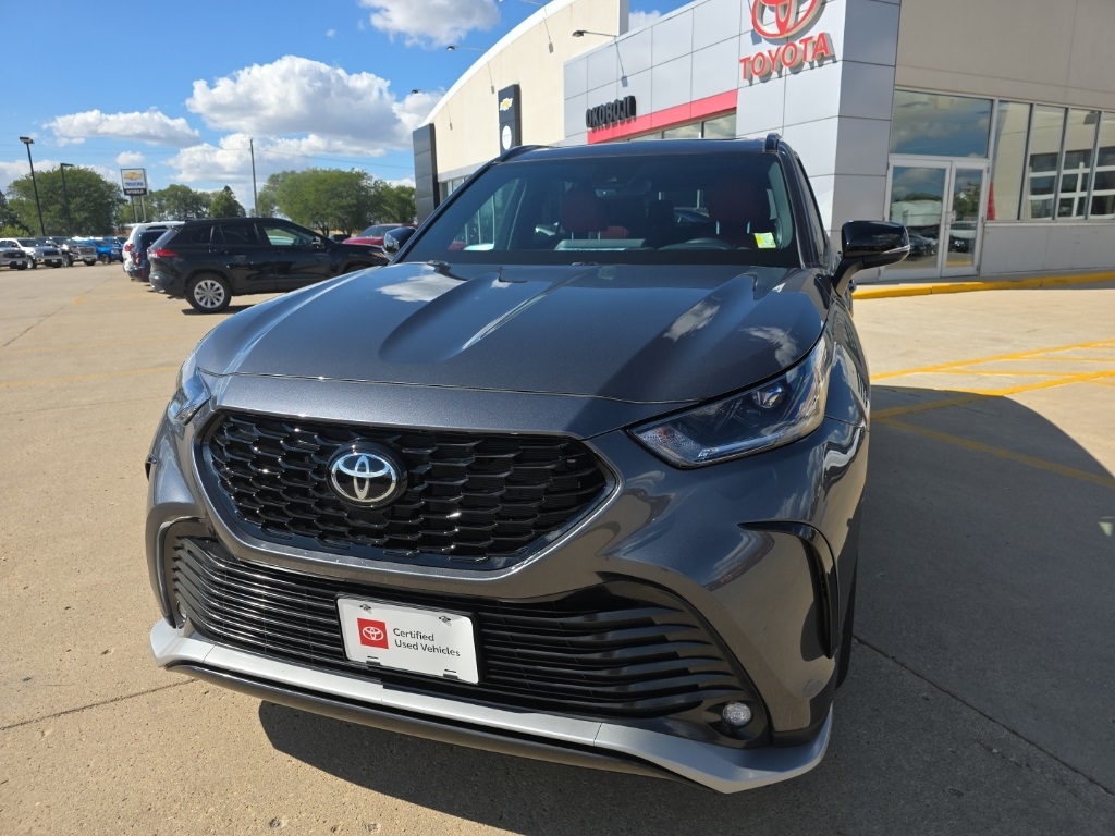 2023 Toyota Highlander XSE's photo