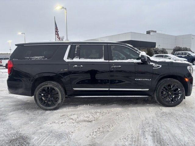 Used 2021 GMC Yukon XL Denali with VIN 1GKS2JKL9MR465673 for sale in Rochester, Minnesota