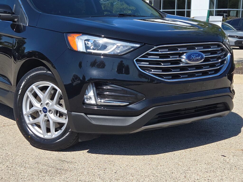 2021 Ford Edge SEL photo 2