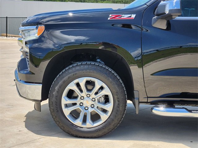 2025 Chevrolet Silverado 1500 LTZ photo 7