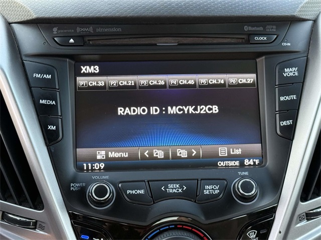 2012 Hyundai Veloster Base photo 16