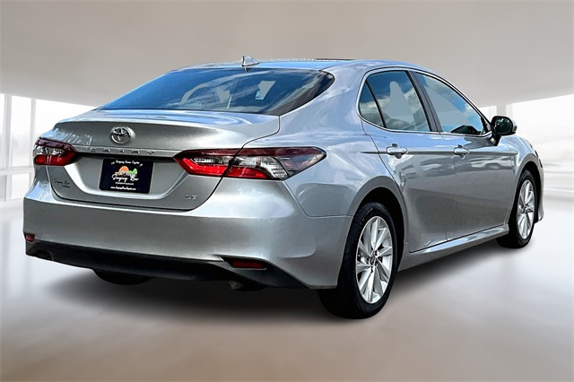 2023 Toyota Camry LE photo 2