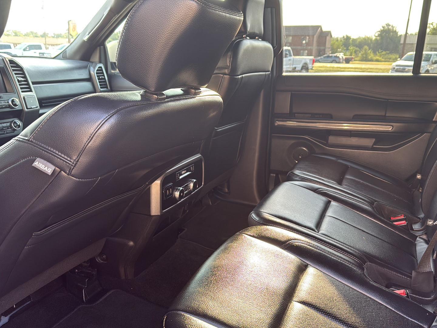2019 Ford Expedition XLT photo 11