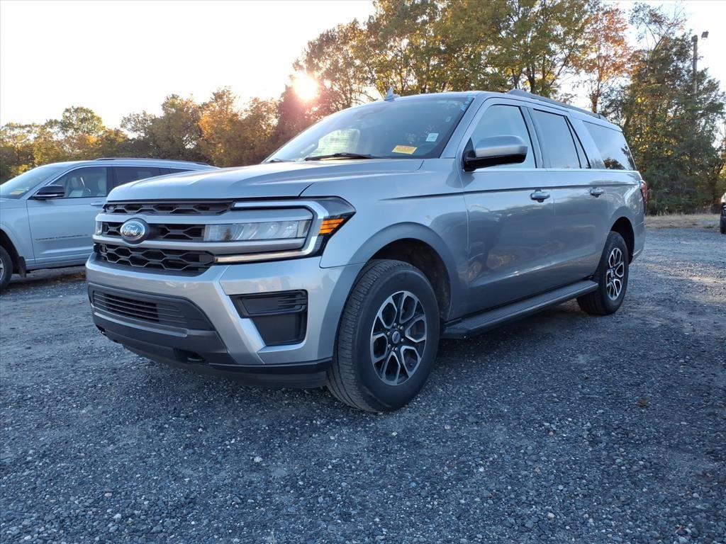 2023 Ford Expedition XLT's photo