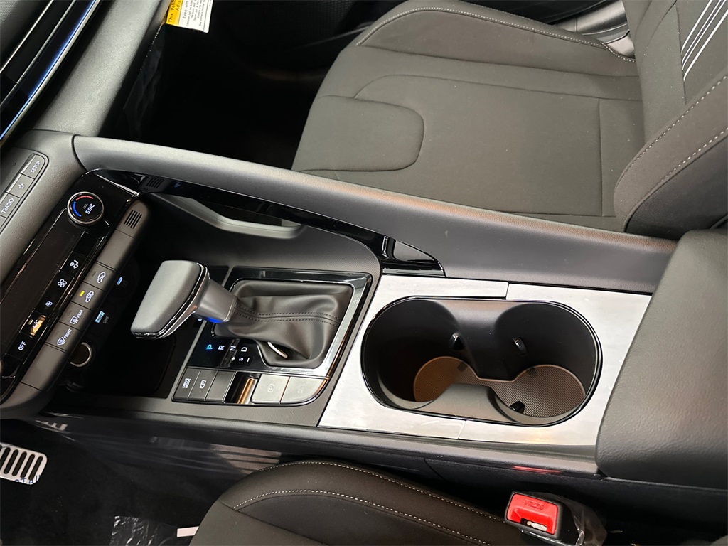 2025 Hyundai Elantra Hybrid SEL Sport photo 28
