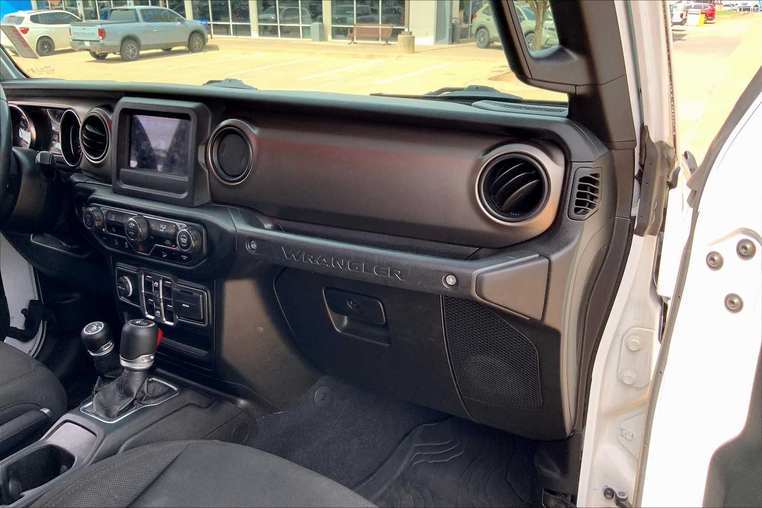2020 Jeep Wrangler Unlimited Willys photo 11
