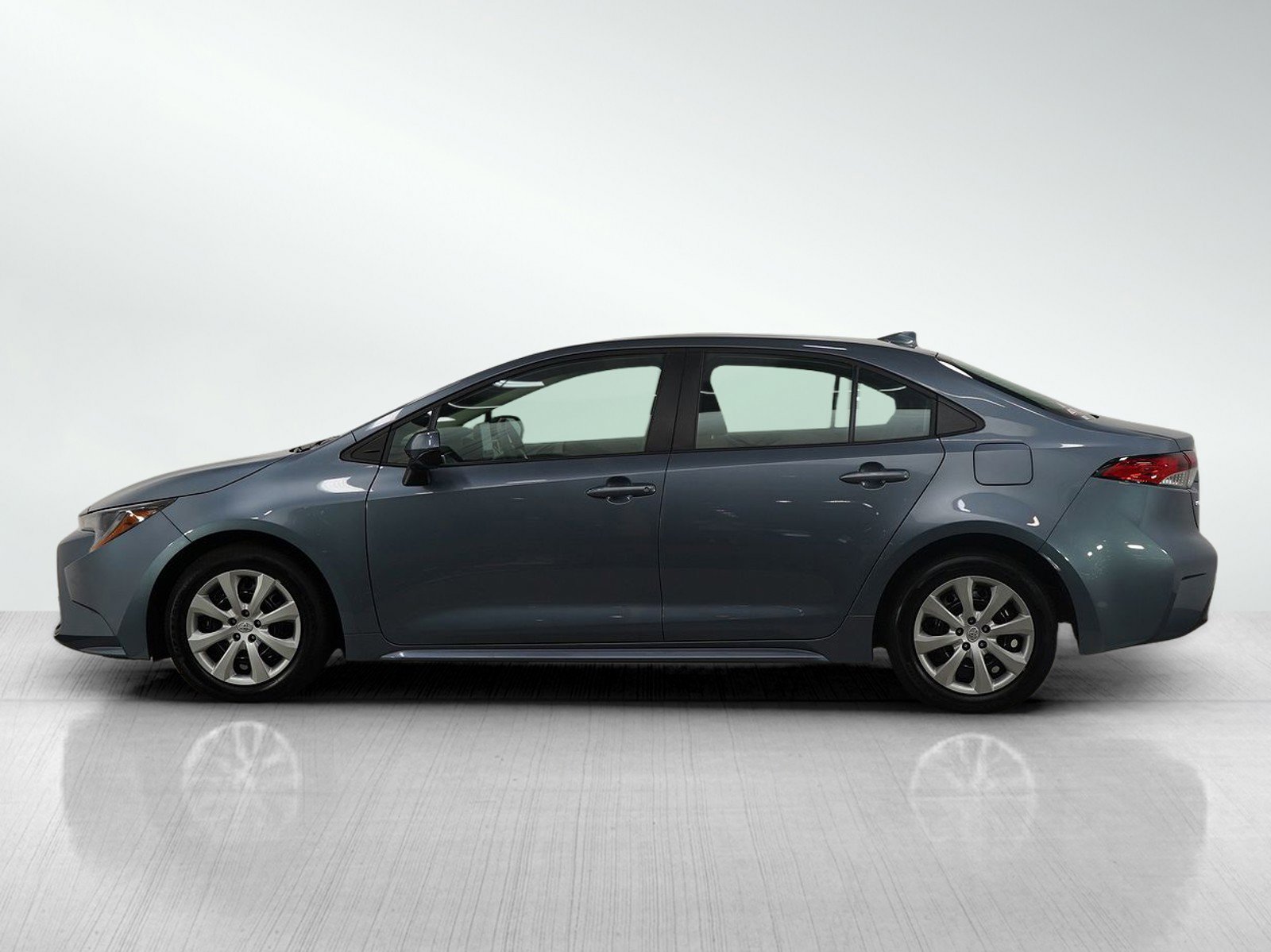 Used 2024 Toyota Corolla LE with VIN 5YFB4MDE3RP153985 for sale in Bloomington, Minnesota