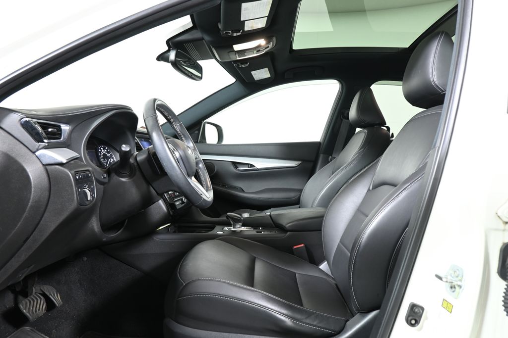 2021 Infiniti QX50 Luxe photo 3