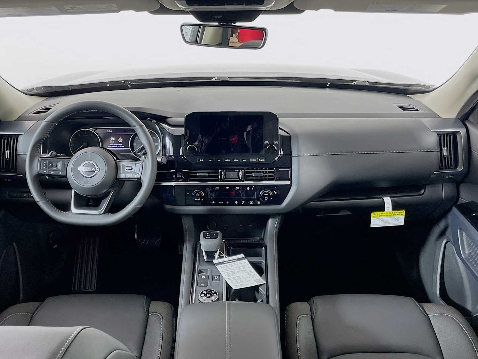 2025 Nissan Pathfinder SL photo 3