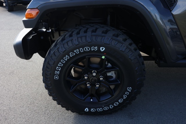 New 2025 Granite Crystal Metallic Clear-Coat Exterior Paint Jeep Willys image 10