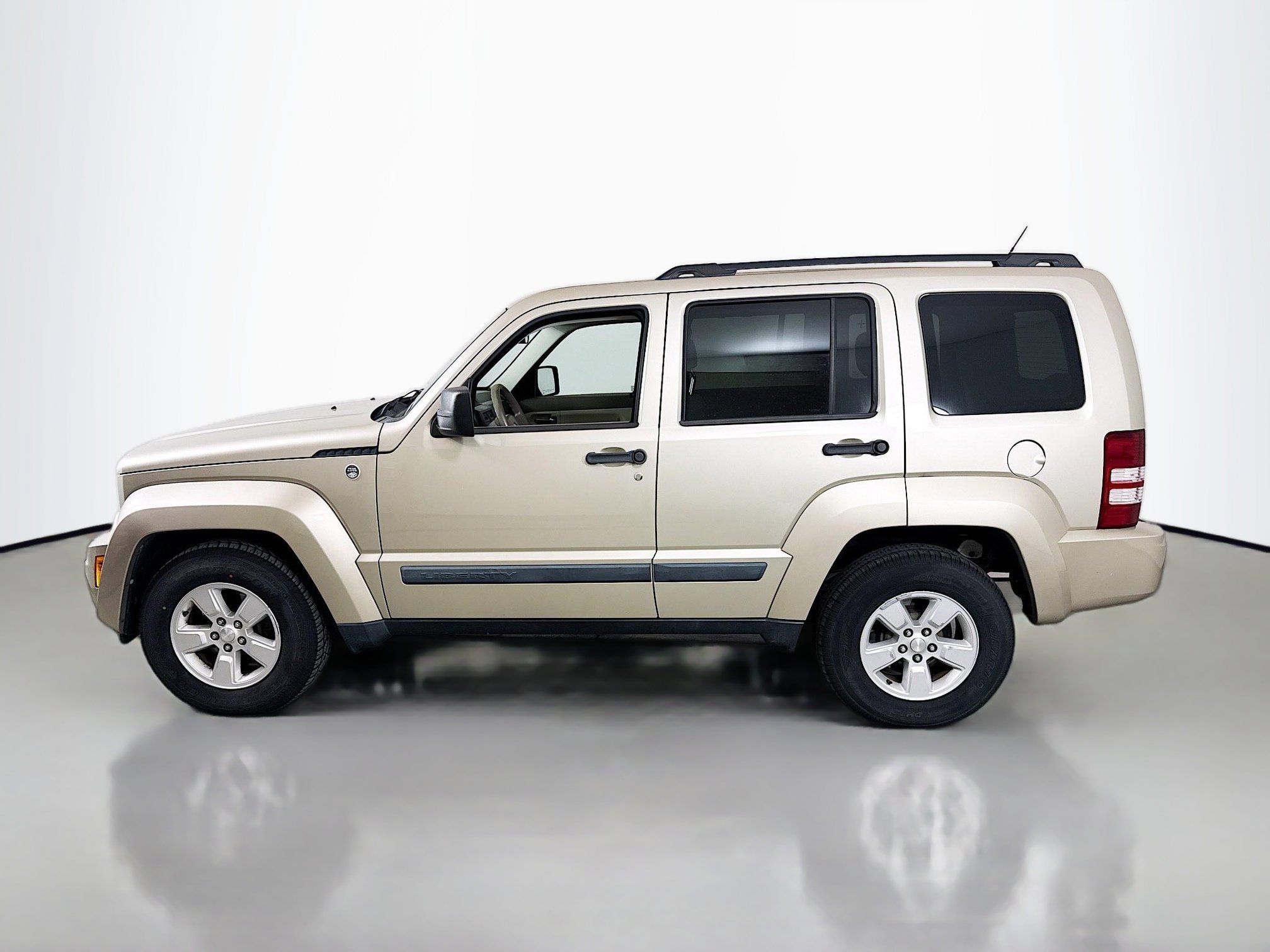 Used 2010 Jeep Liberty Sport with VIN 1J4PN2GK9AW111335 for sale in St. Louis, MO