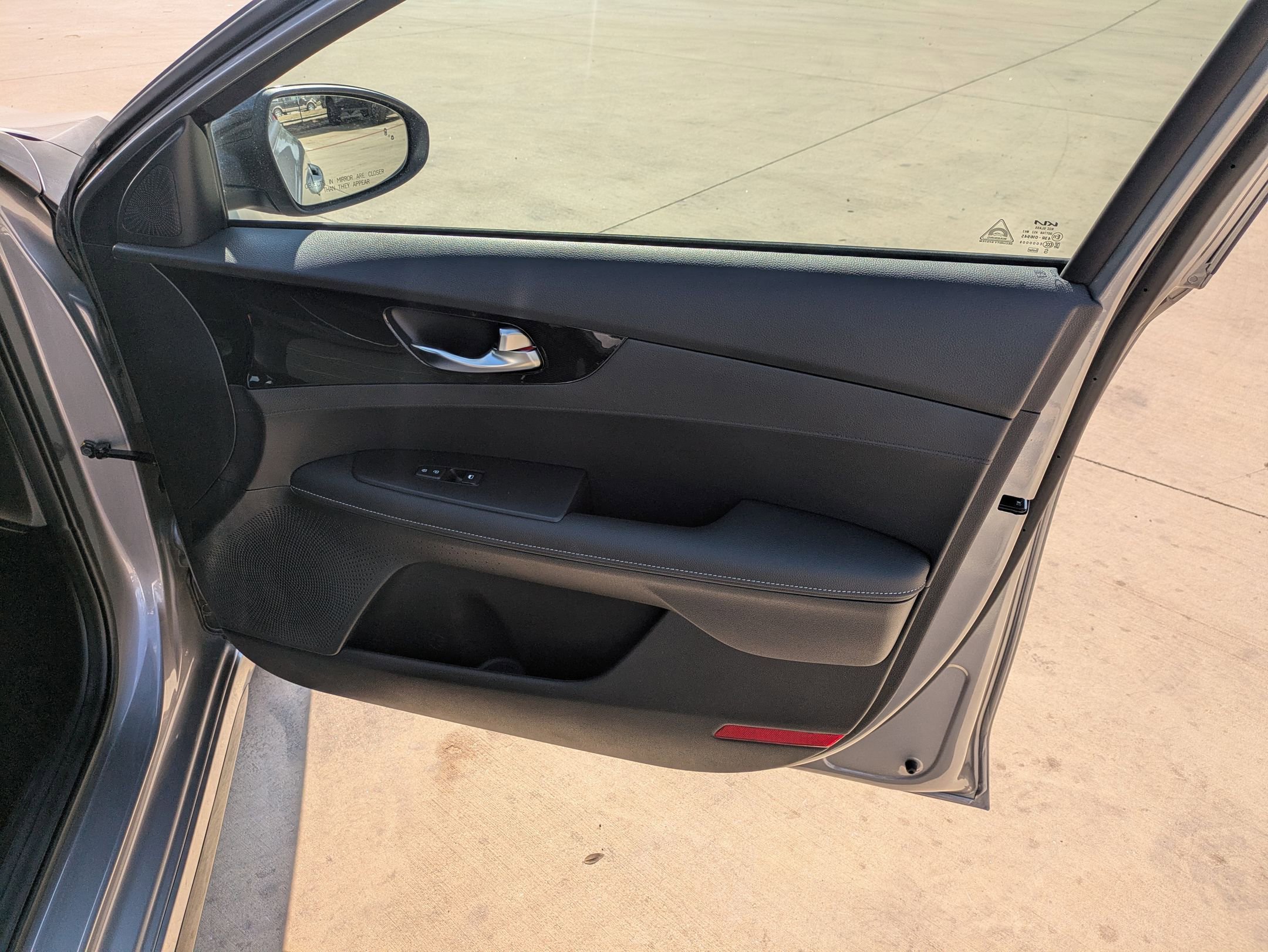 2024 Kia Forte GT-Line photo 30