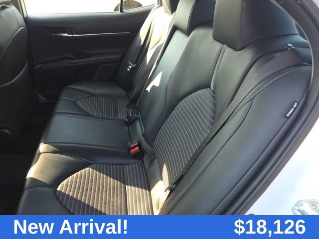 2021 Toyota Camry SE photo 6