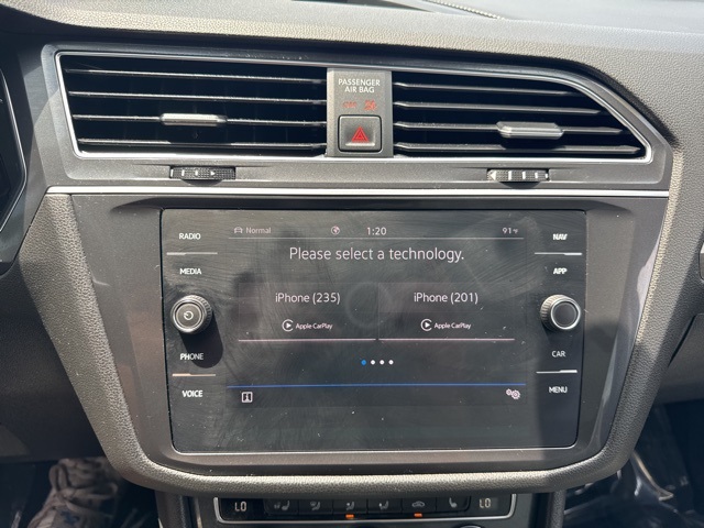 2021 Volkswagen Tiguan SEL photo 17
