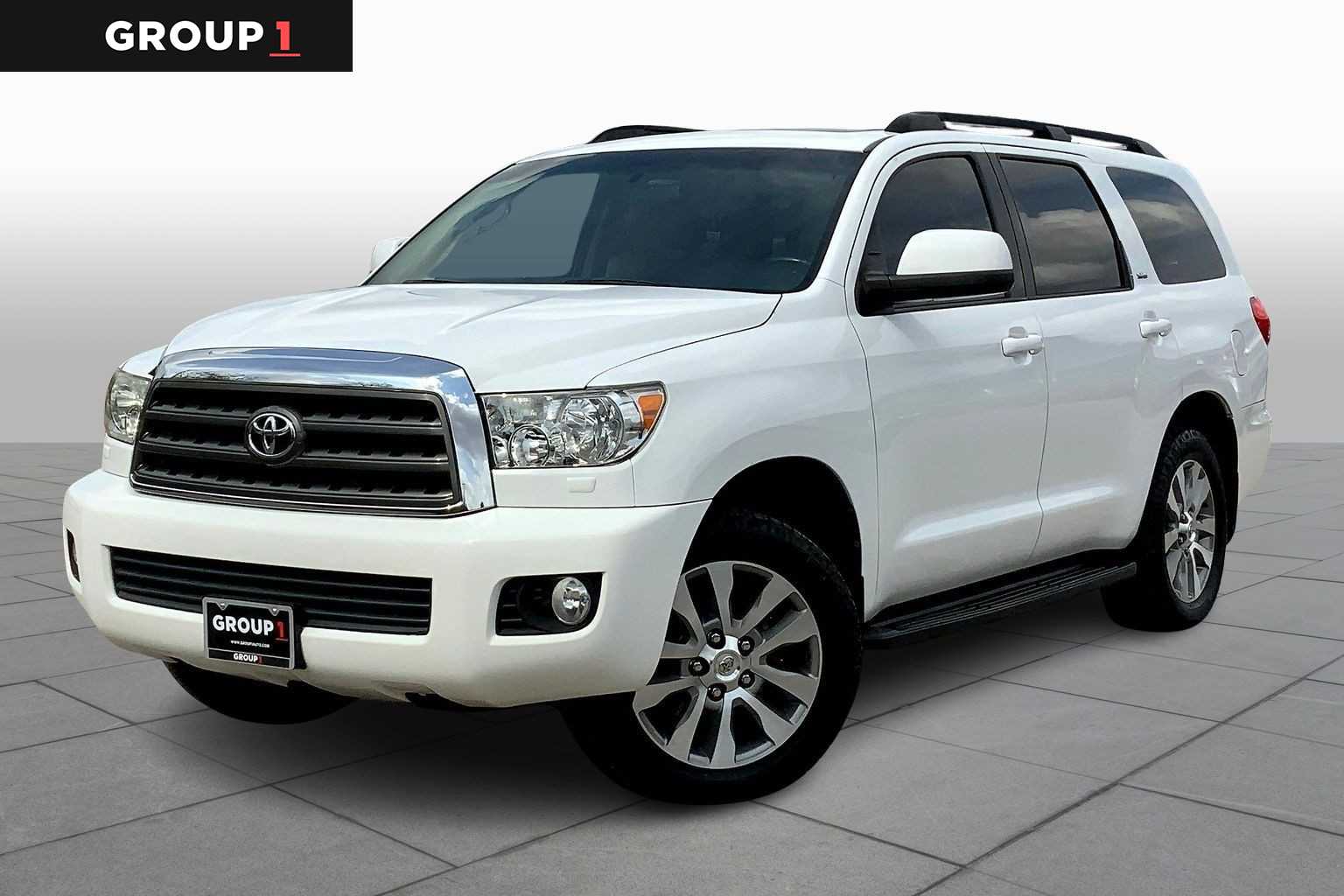 2014 Toyota Sequoia SR5's photo
