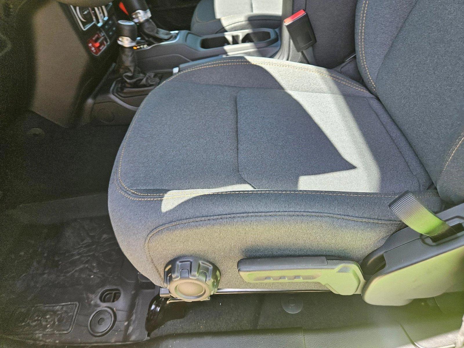 2025 Jeep Gladiator Willys photo 4