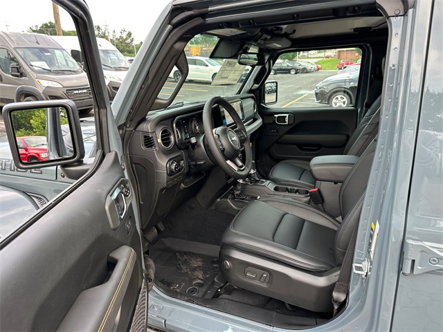 2025 Jeep Gladiator Sport photo 32