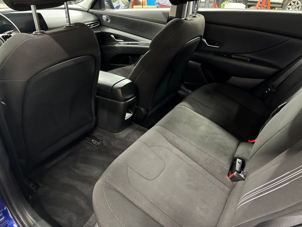 2024 Hyundai Elantra SEL photo 13