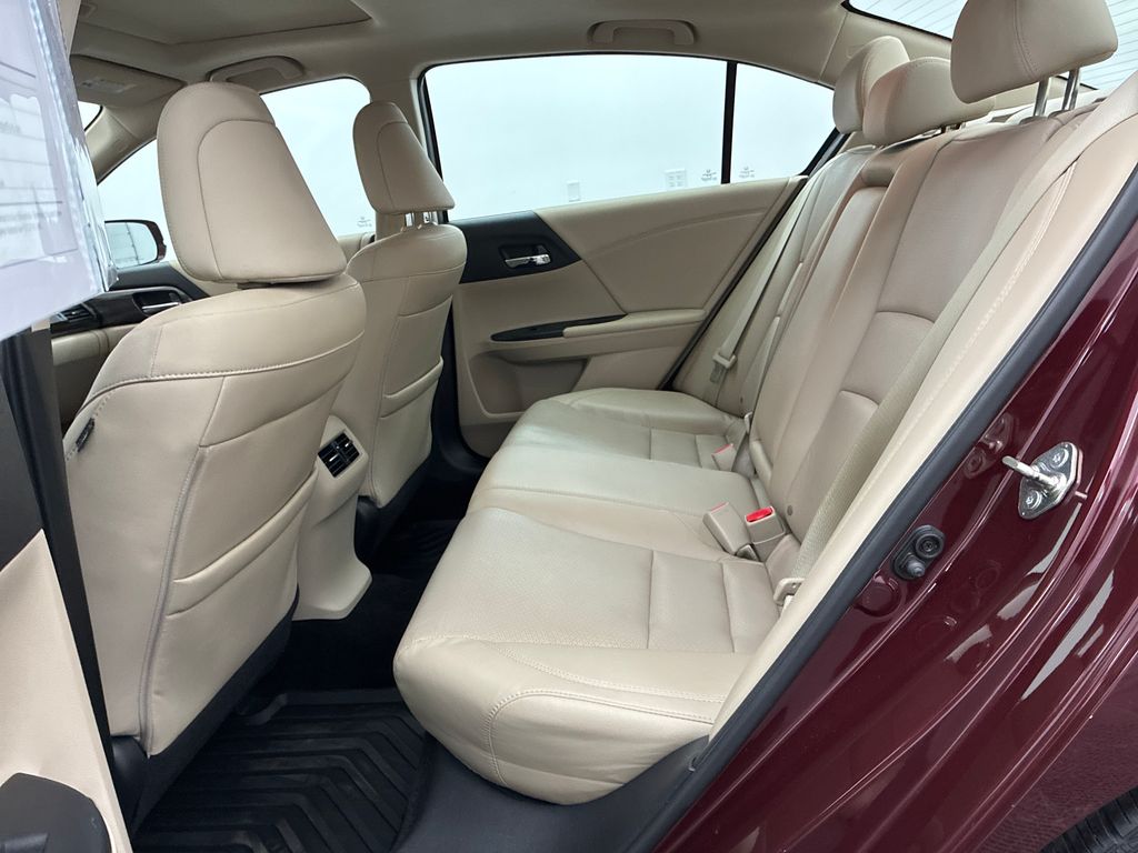 2017 Honda Accord EX-L photo 24