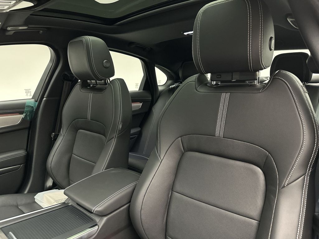 2024 Jaguar XF P300 R-Dynamic SE photo 14