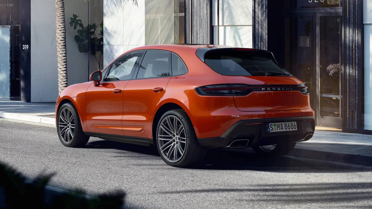 2025 Porsche Macan T photo 3