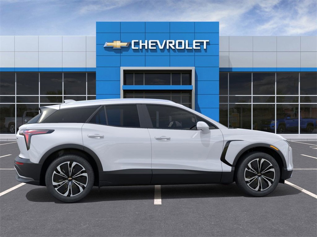 2026 Chevrolet Blazer EV photo 2