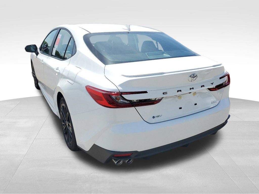 2025 Toyota Camry SE photo 5