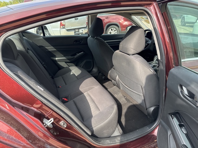 2023 Nissan Altima 2.5 SV photo 13