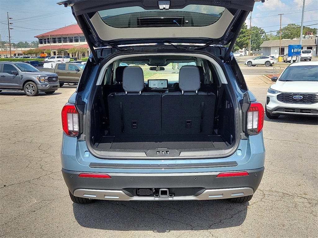 2025 Ford Explorer photo 7