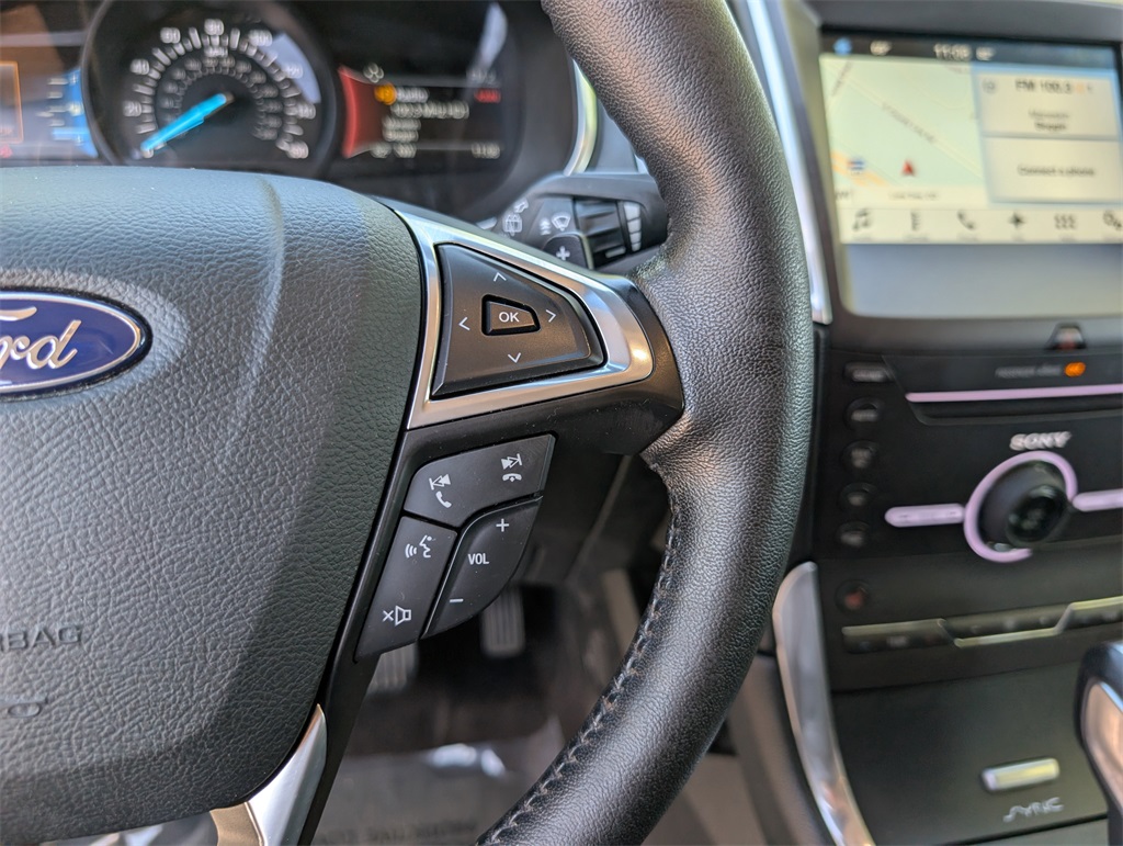 2016 Ford Edge Titanium photo 23