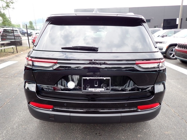 2025 Jeep Grand Cherokee Altitude X photo 4