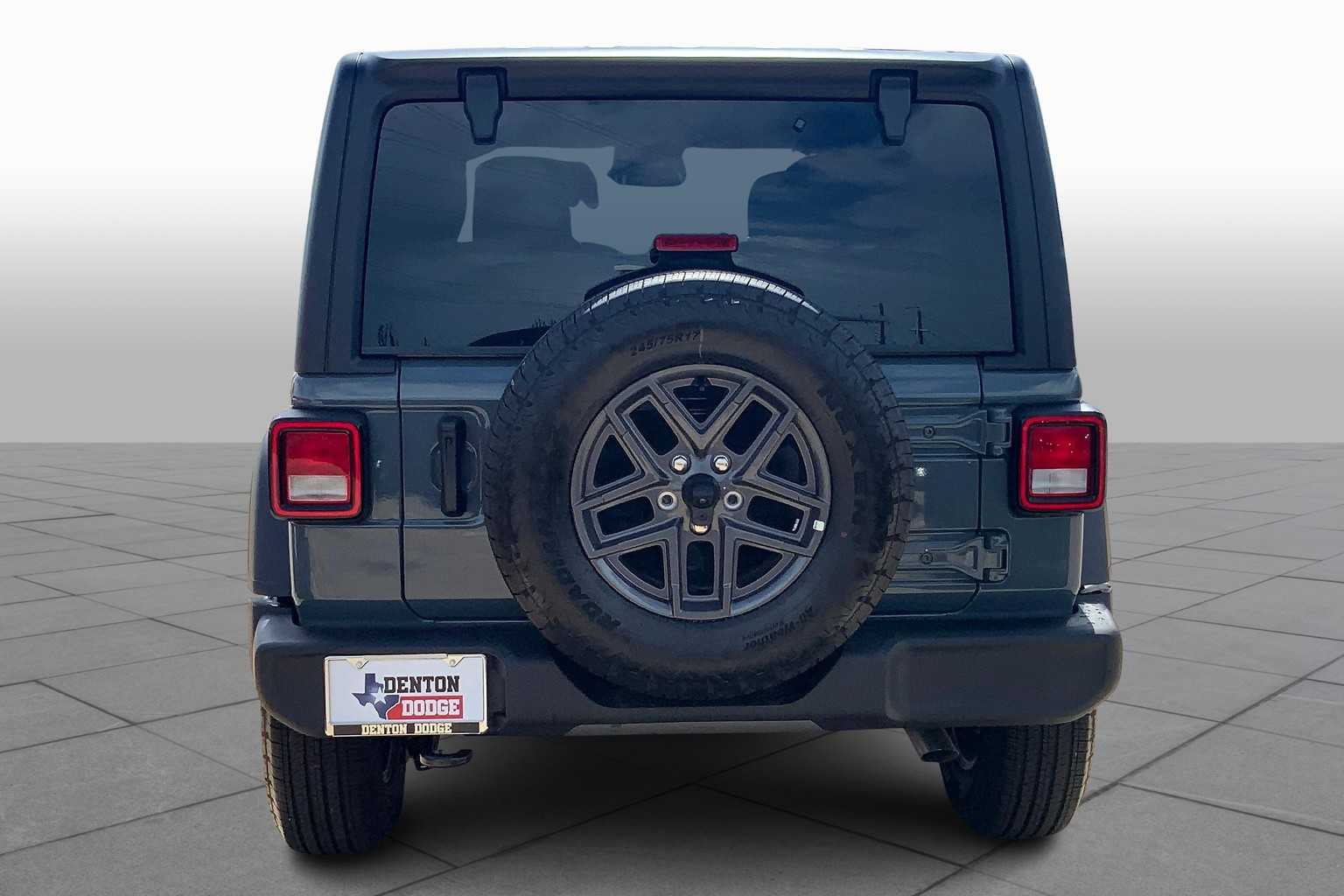 2025 Jeep Wrangler Sport S photo 4