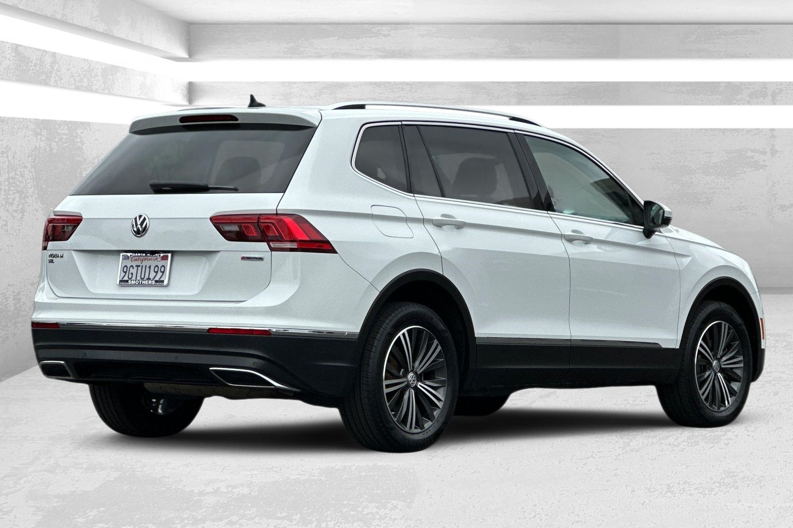 2019 Volkswagen Tiguan SEL photo 3