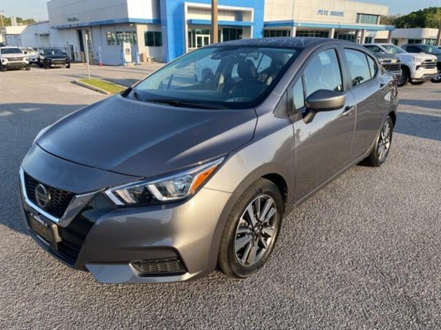 2022 Nissan Versa SV photo 3
