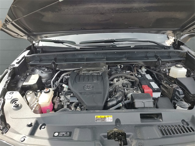2024 Toyota Highlander LE photo 28