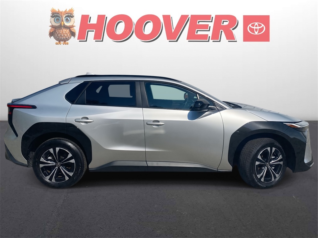 2024 Toyota bZ4X XLE photo 2