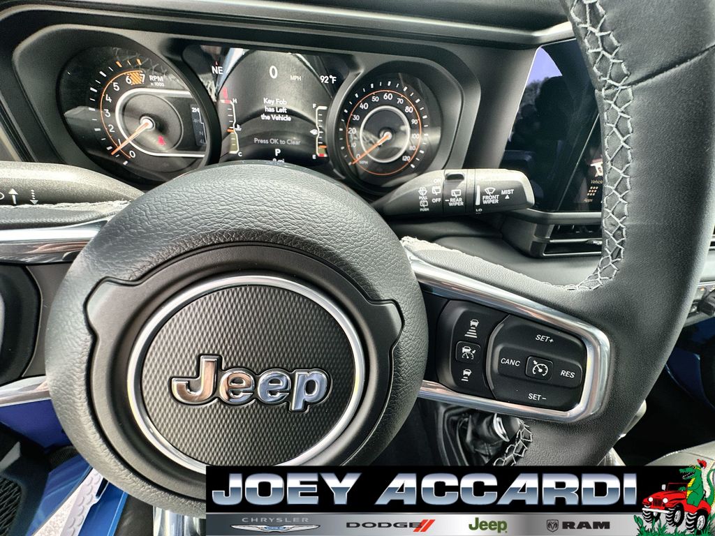 2025 Jeep Wrangler Sahara photo 15