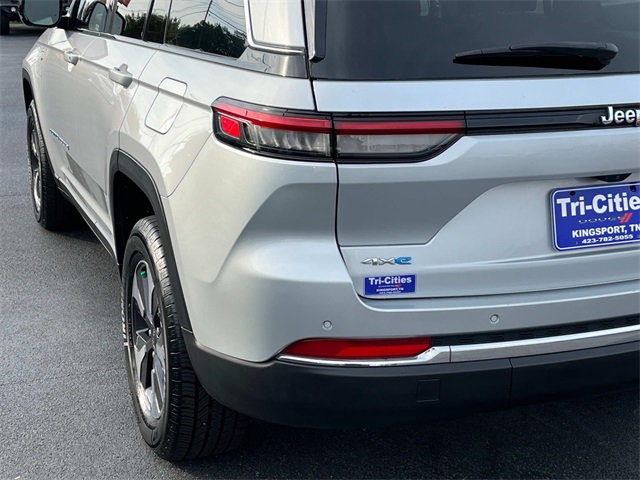 2023 Jeep Cherokee 4xe photo 2