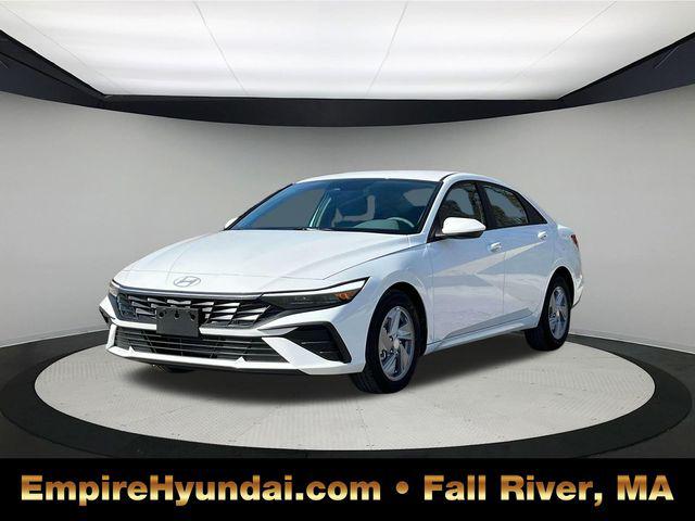 2025 Hyundai Elantra SE's photo