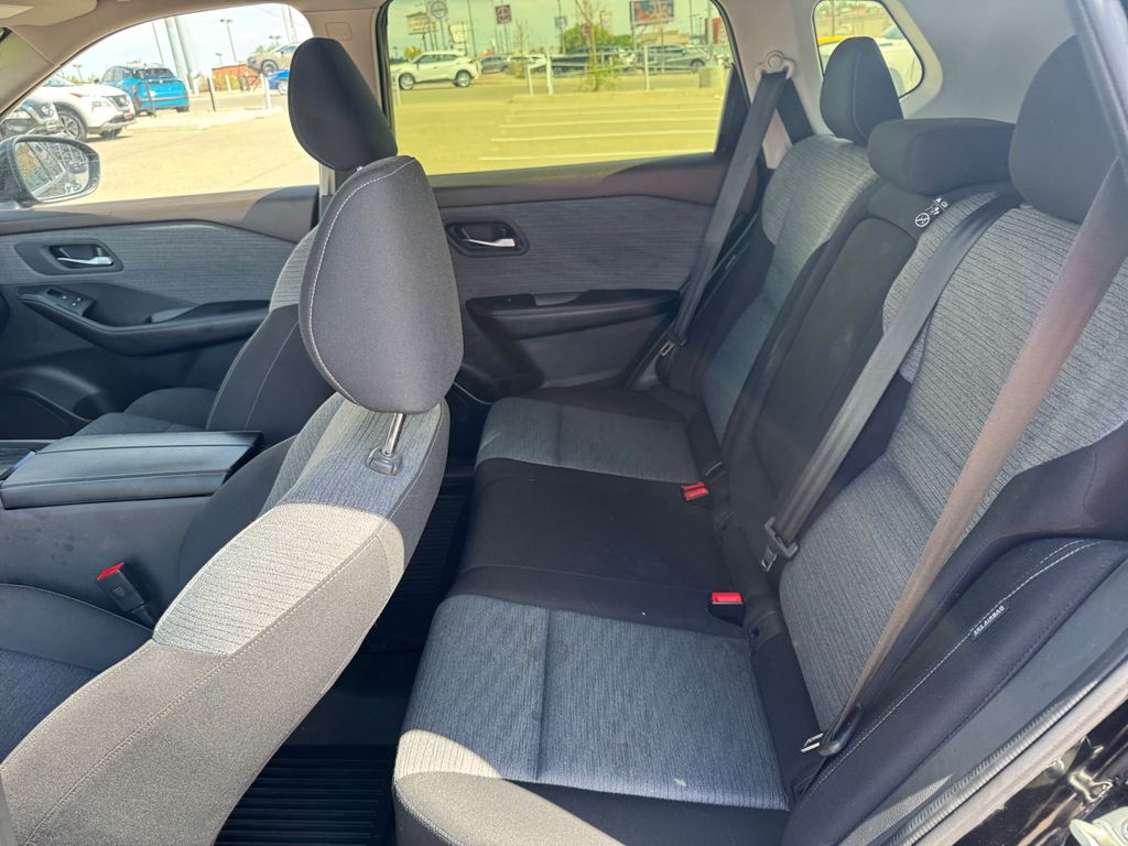 2023 Nissan Rogue SV photo 19