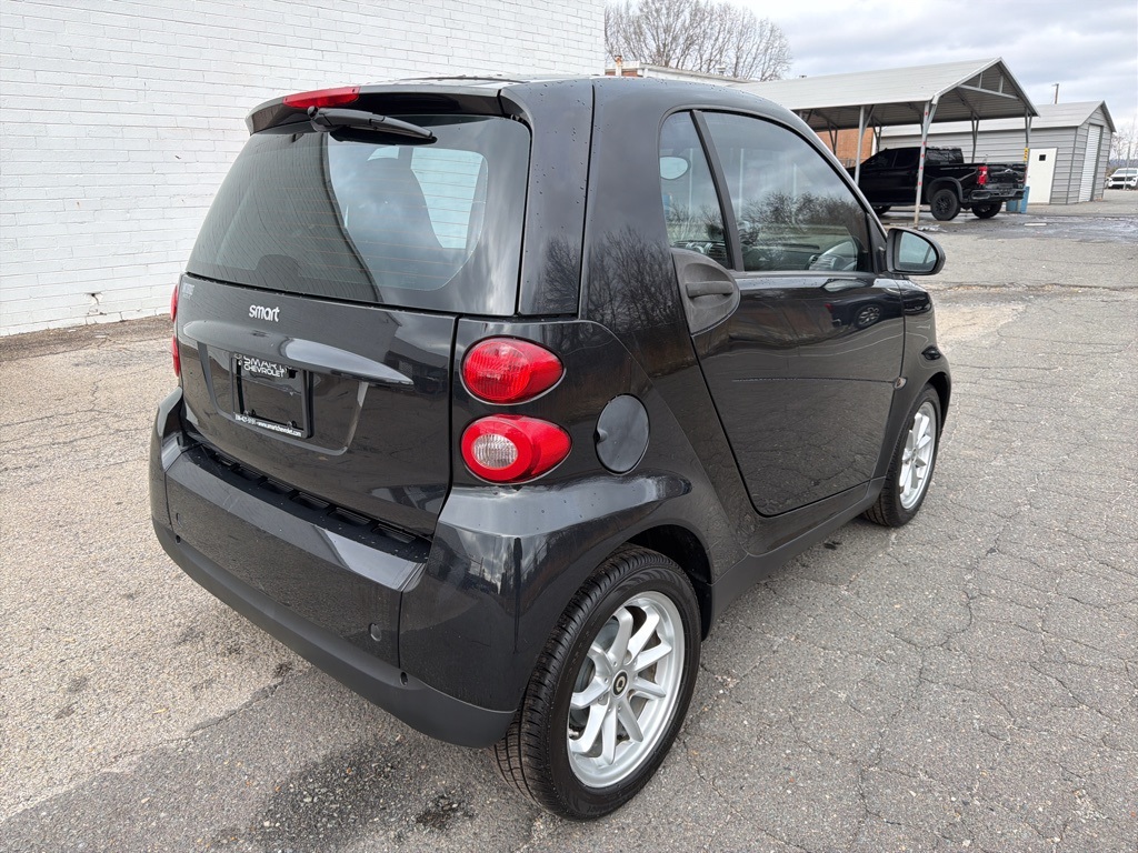 Used 2009 smart fortwo passion with VIN WMEEJ31X09K303895 for sale in Madison, NC