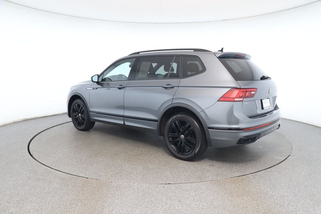 2022 Volkswagen Tiguan SE R-Line Black photo 2