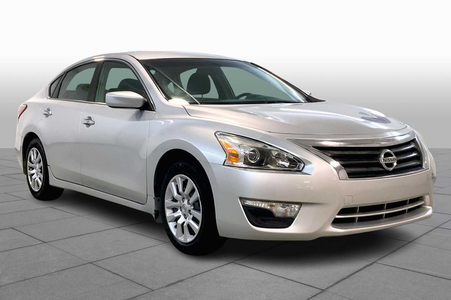 Used 2013 Nissan Altima Sedan S with VIN 1N4AL3AP9DC276633 for sale in Kansas City