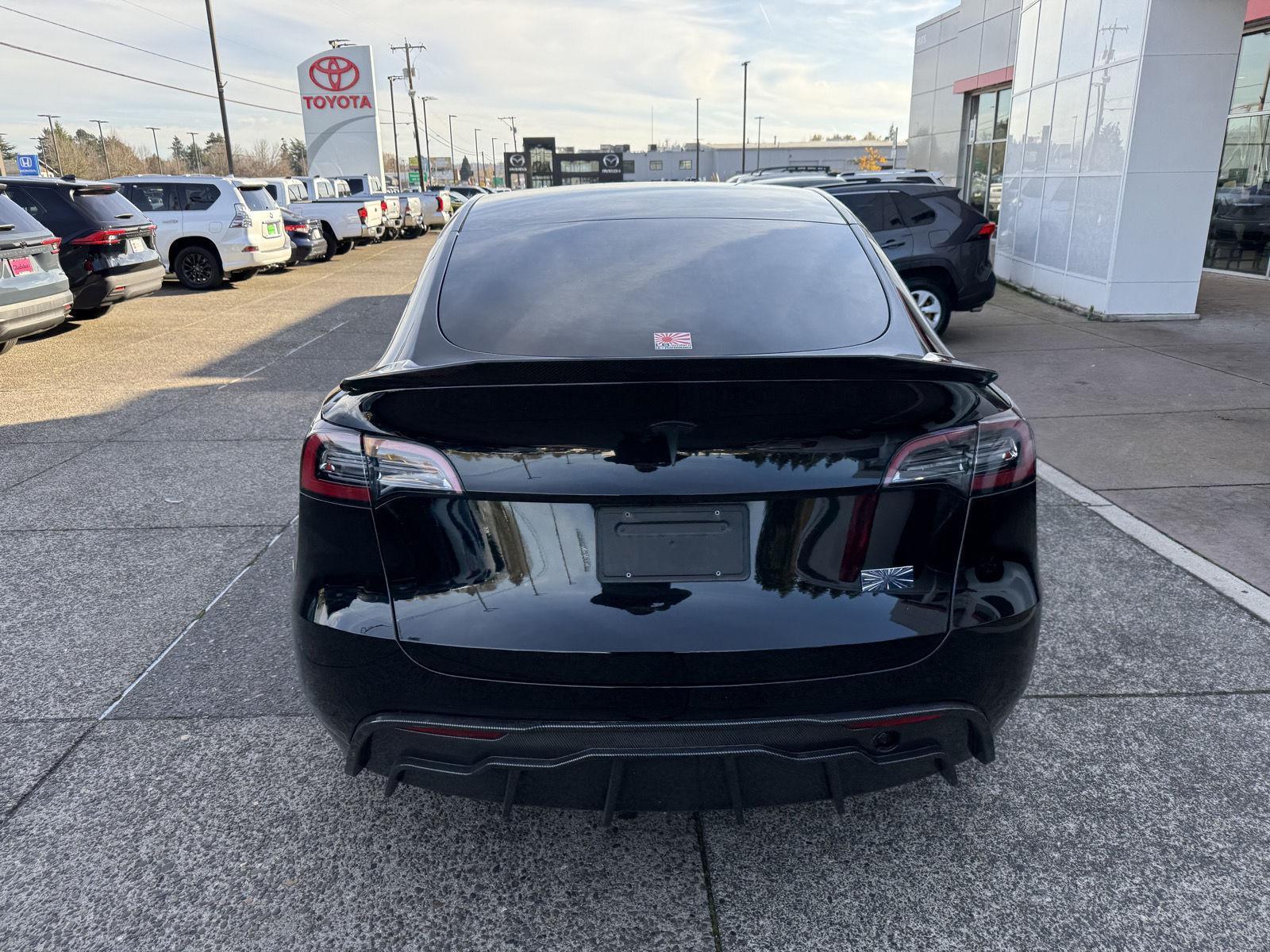 2023 Tesla Model Y photo 4