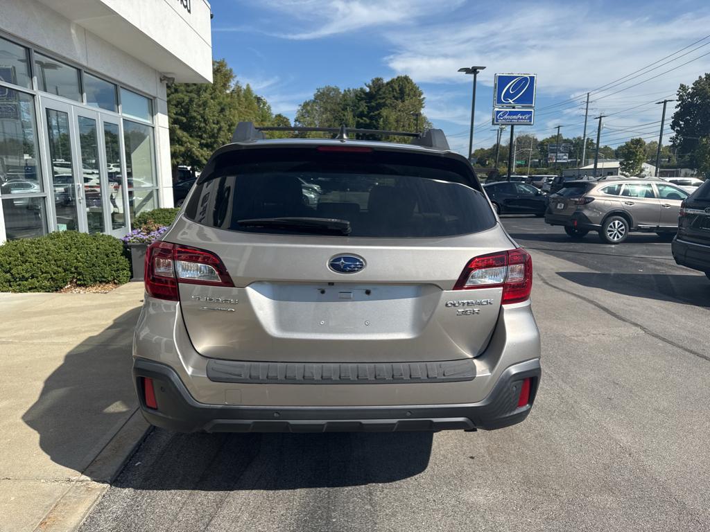 2018 Subaru Outback Limited photo 4