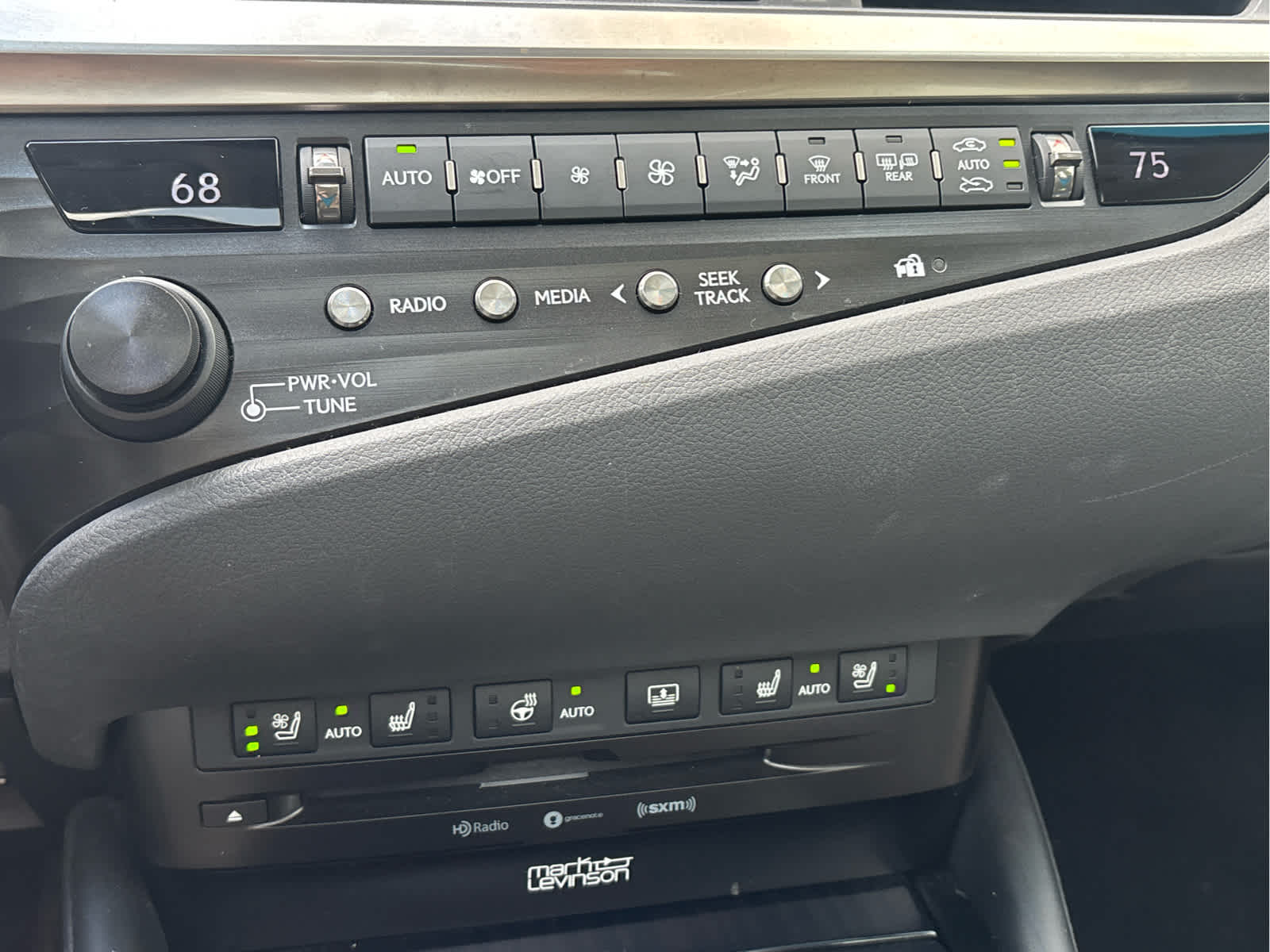2020 Lexus ES 350 Luxury photo 21
