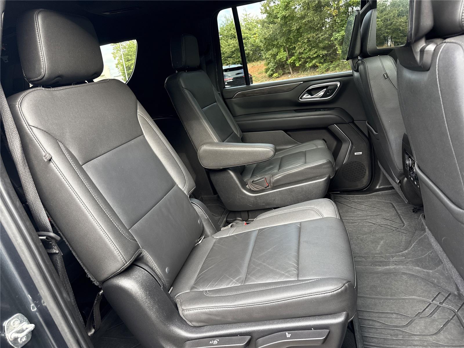 2021 Chevrolet Suburban 1500 LT photo 24